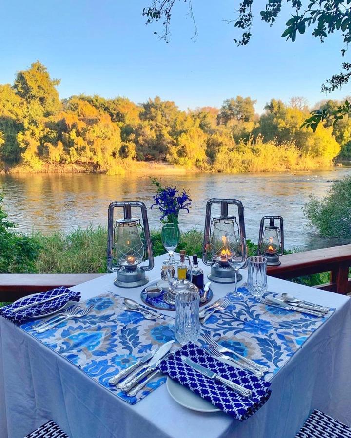 Royal Chundu Island Lodge Livingstone Esterno foto