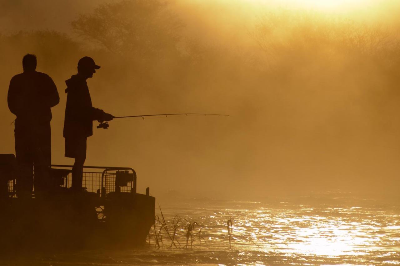 Royal Chundu Island Lodge Livingstone Esterno foto